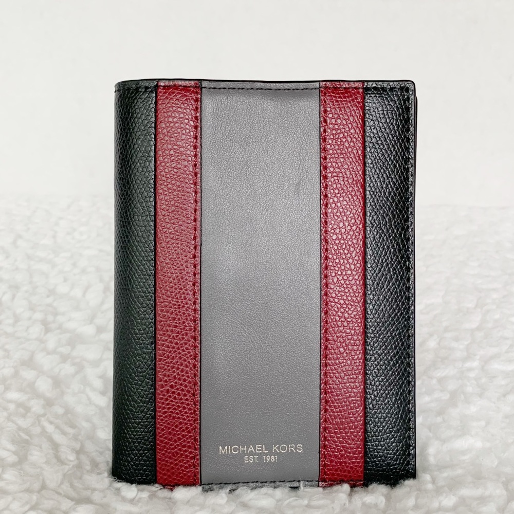 NWT Michael Kors Passport Case